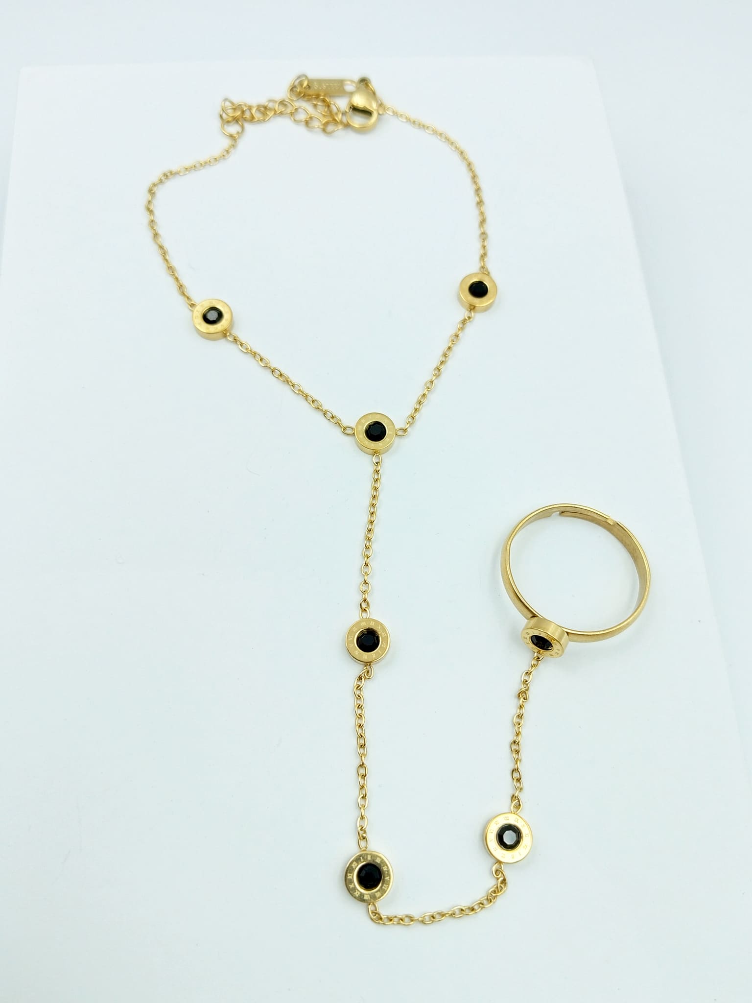 Classic Roman Luxe Hand Chain White & Black Hathphool