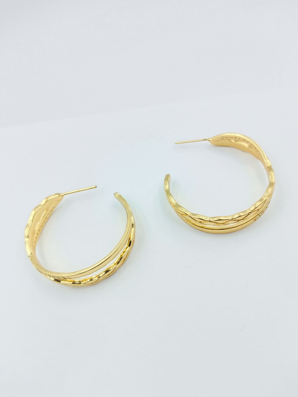 Clover Infinity Weave Sparkle Hoops
