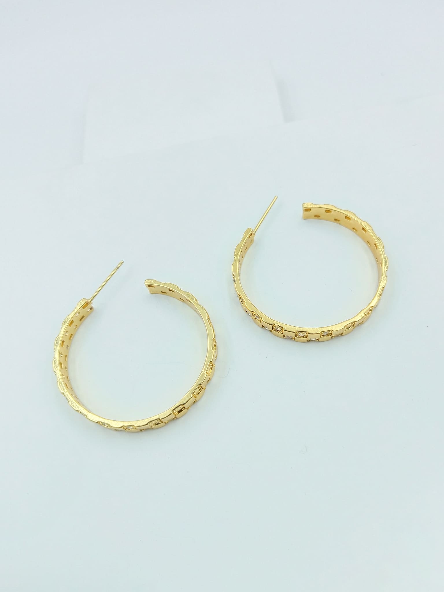 Dazzling Grid Hoop