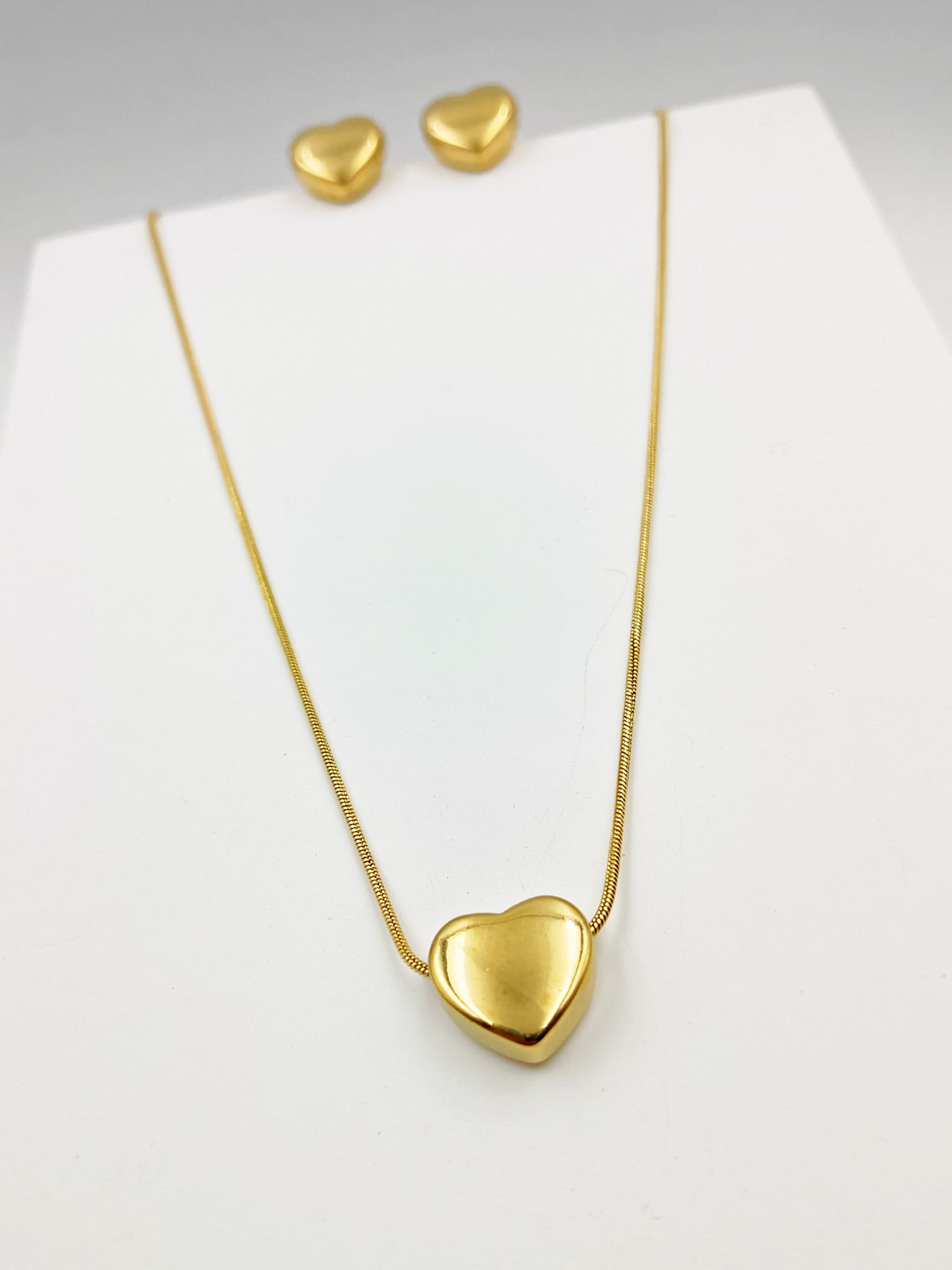 Elegant Heart Pendant Necklace Earring Set
