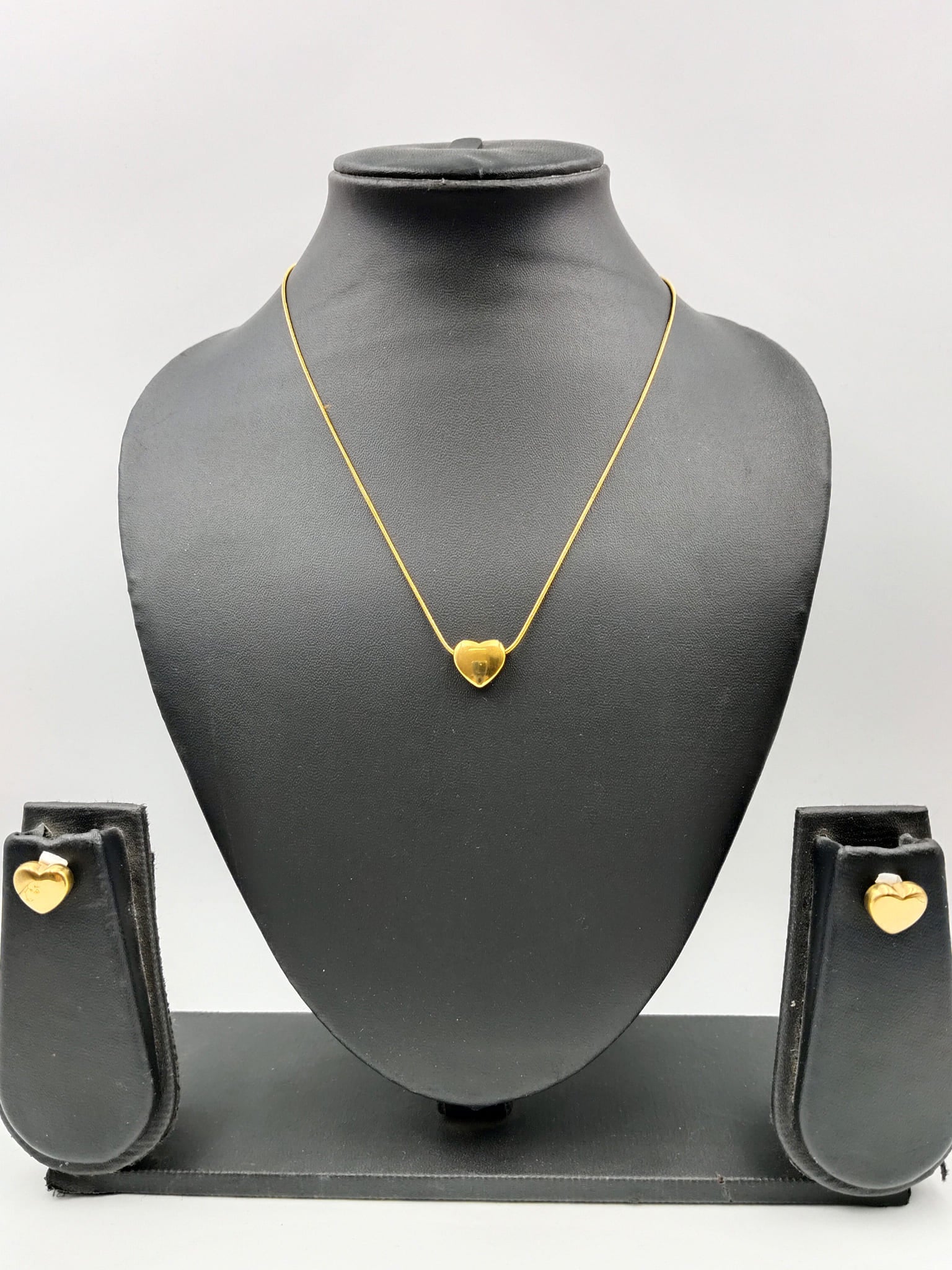 Elegant Heart Pendant Necklace Earring Set