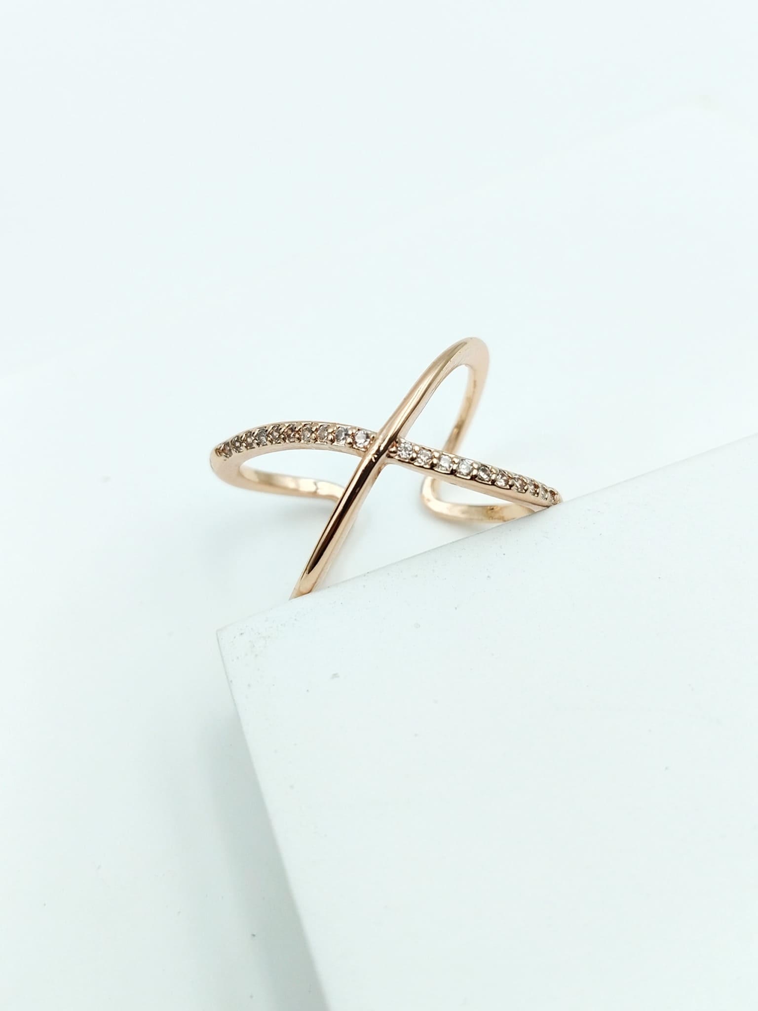 Intersecting Crystal Vanki Anti-Tarnish Ring