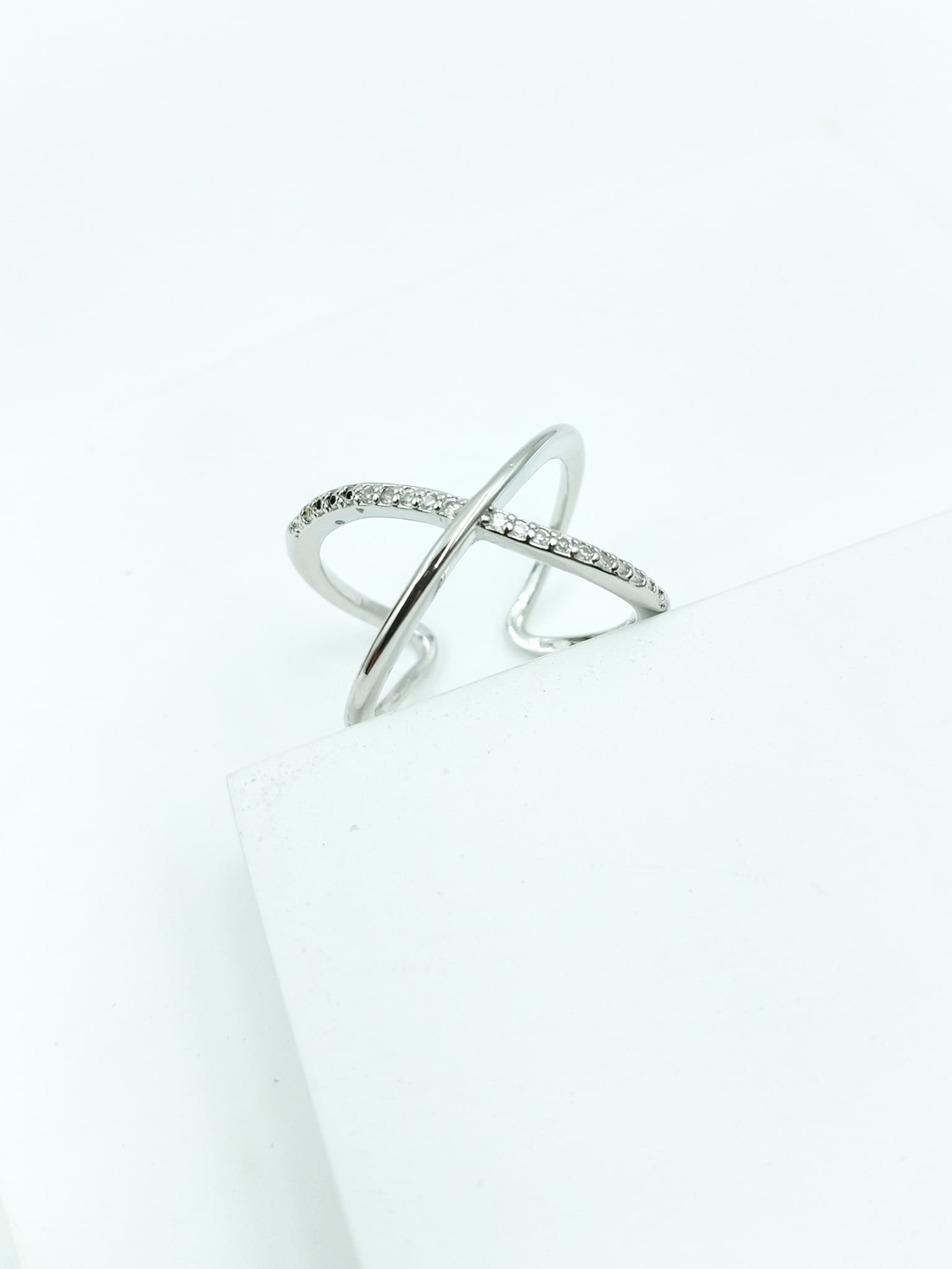 Intersecting Crystal Vanki Anti-Tarnish Ring