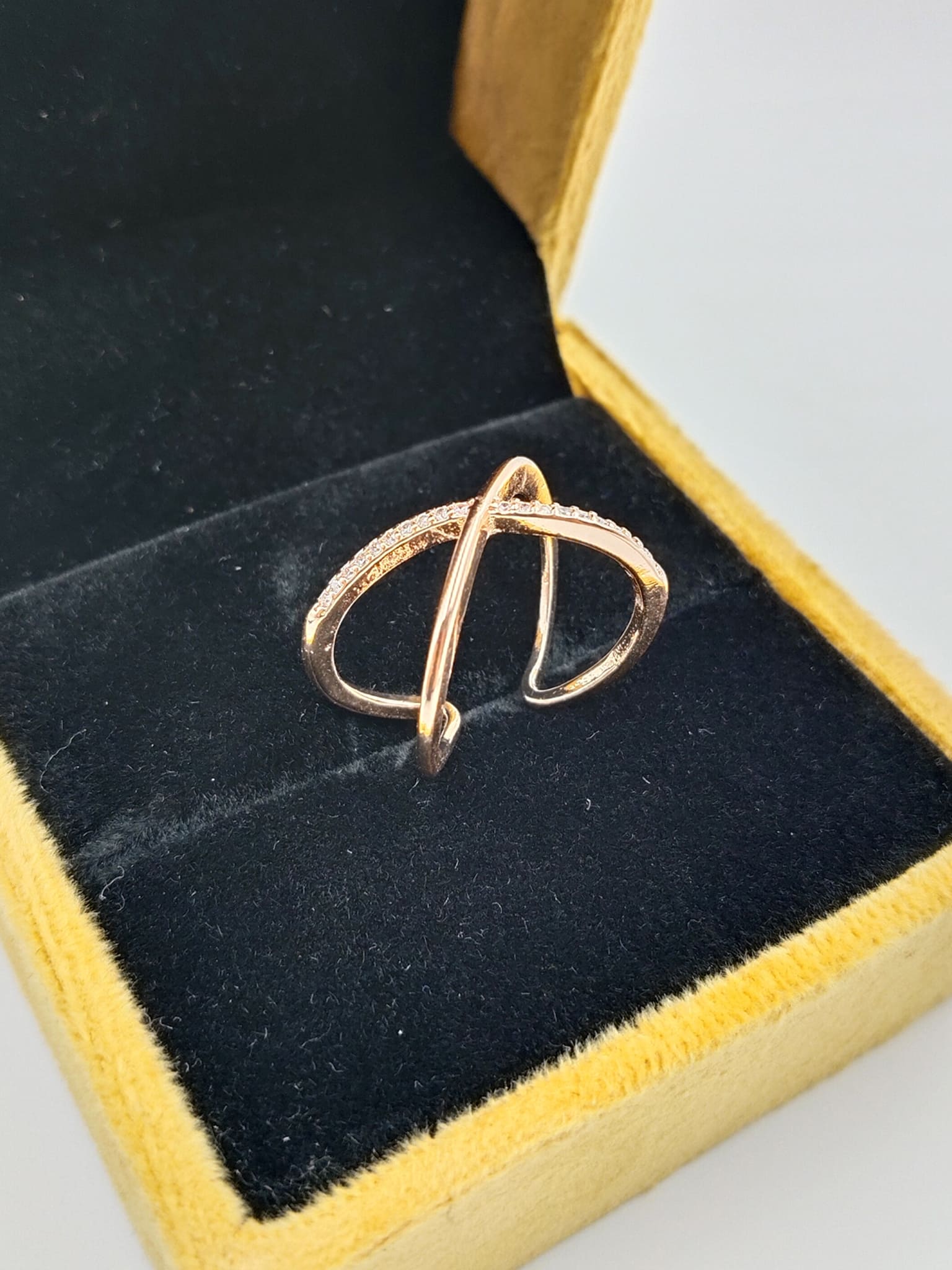 Intersecting Crystal Vanki Anti-Tarnish Ring