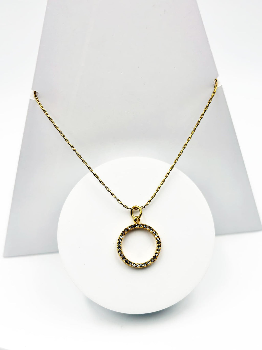 Golden Halo 18 k Gold Plated Anti-Tarnish Round Pendant Necklace
