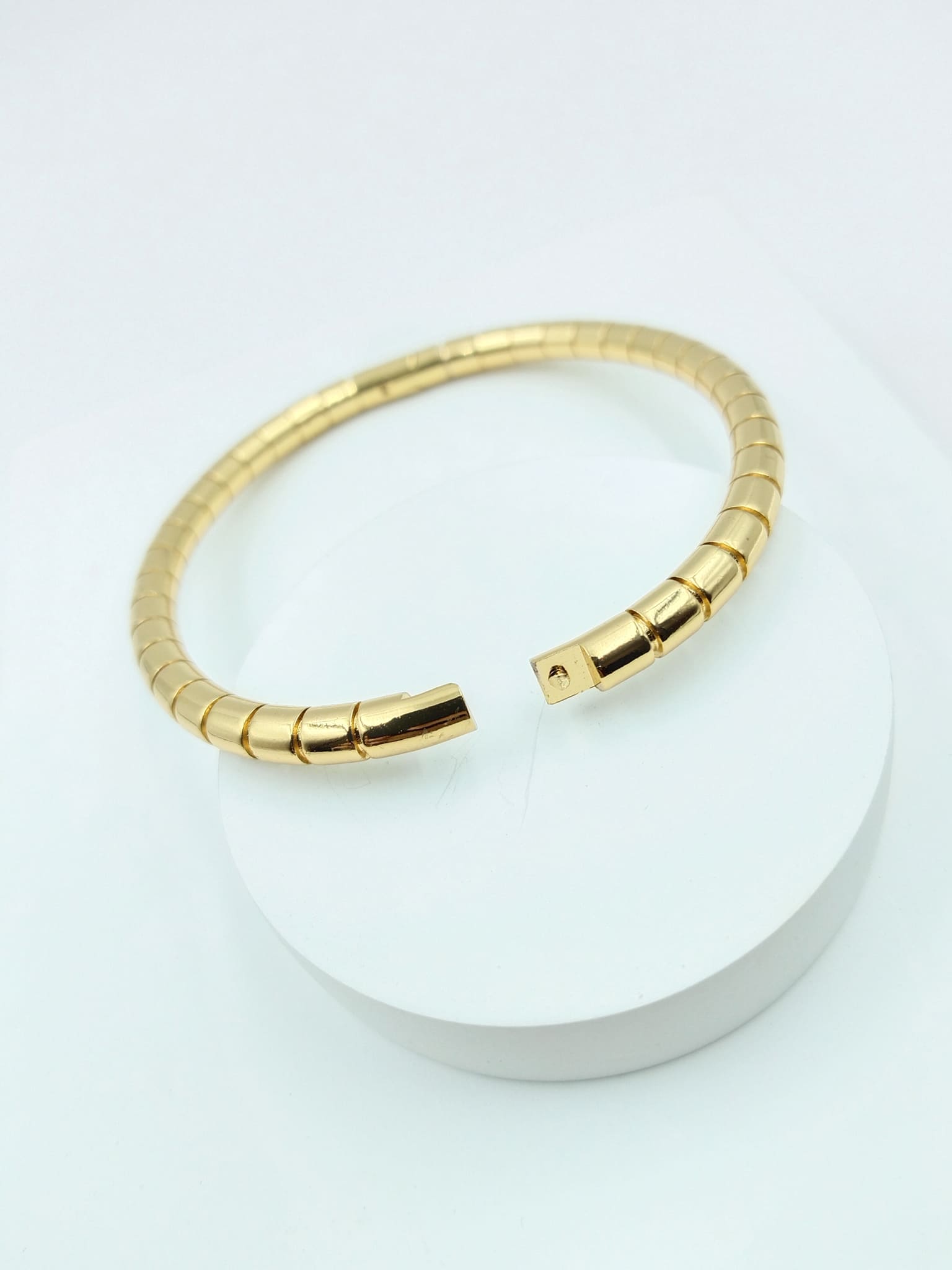 Modern Gold Bead Bracelet