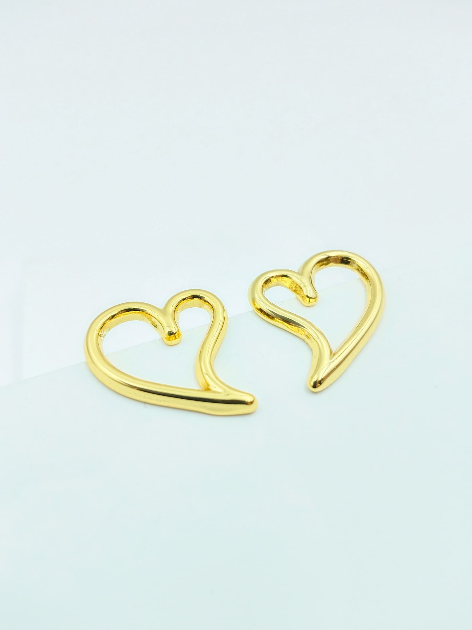 Sculpted Heart Outline Stud Earrings