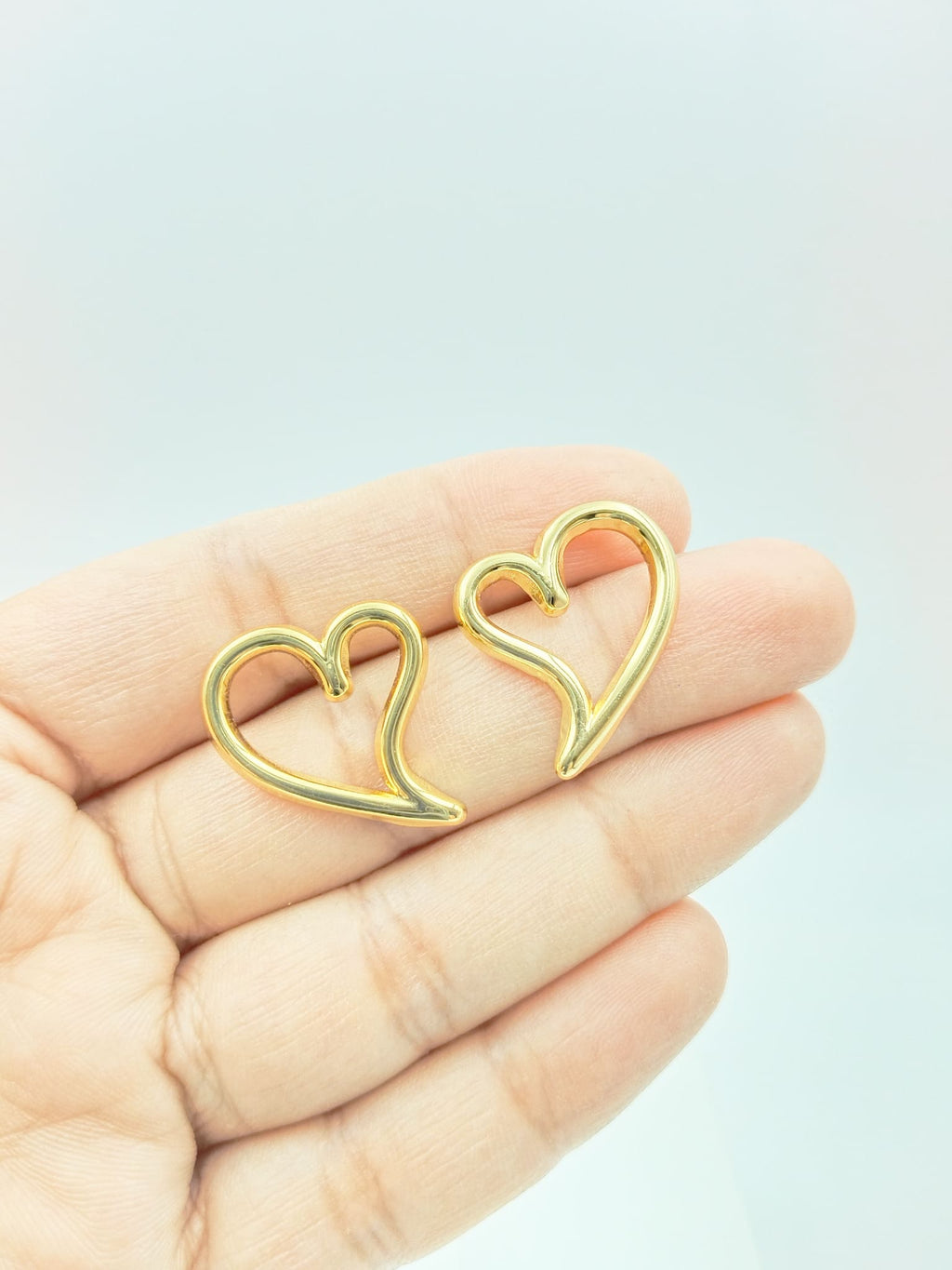 Sculpted Heart Outline Stud Earrings