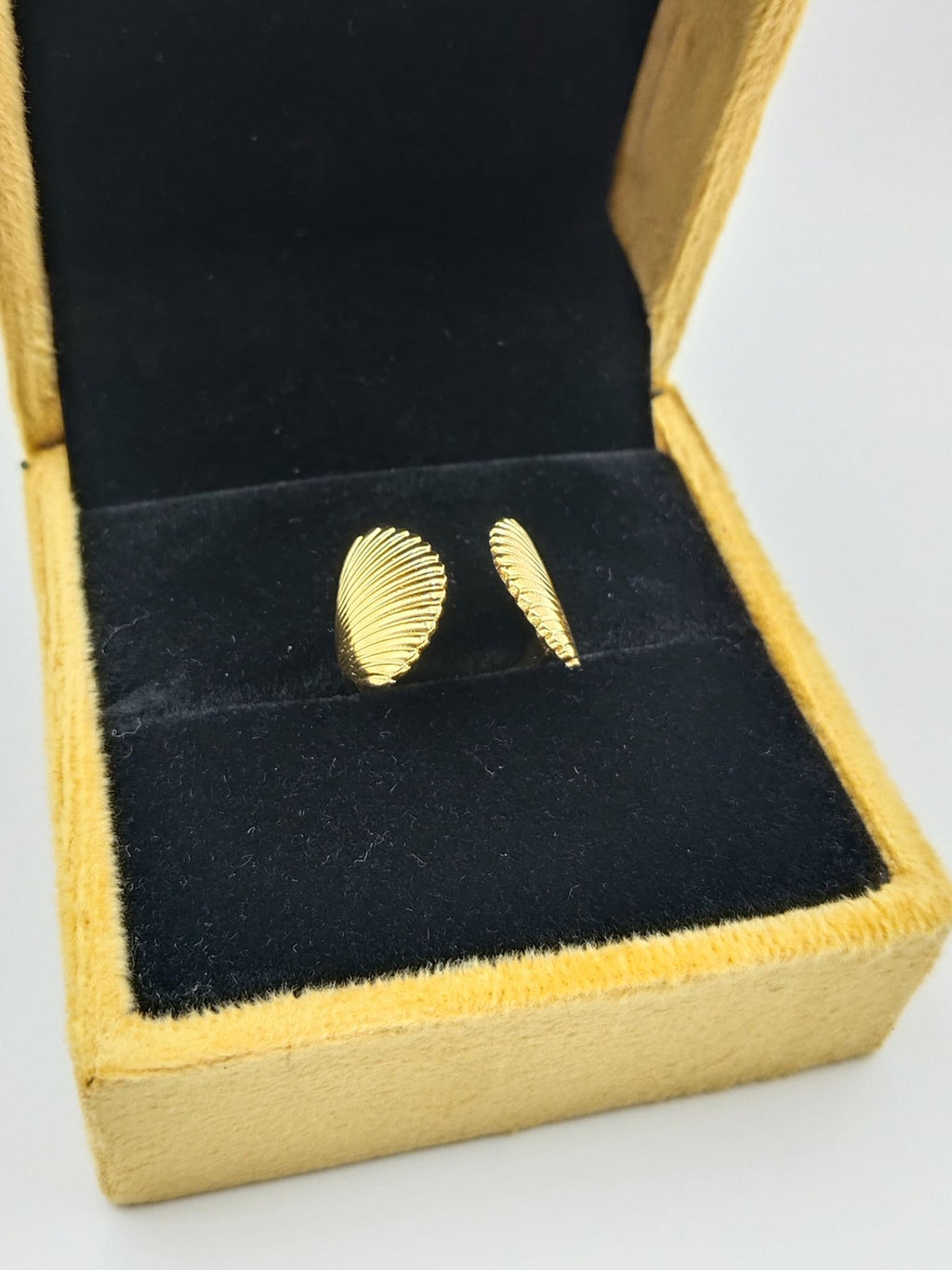 Seashell Embrace Open Ring