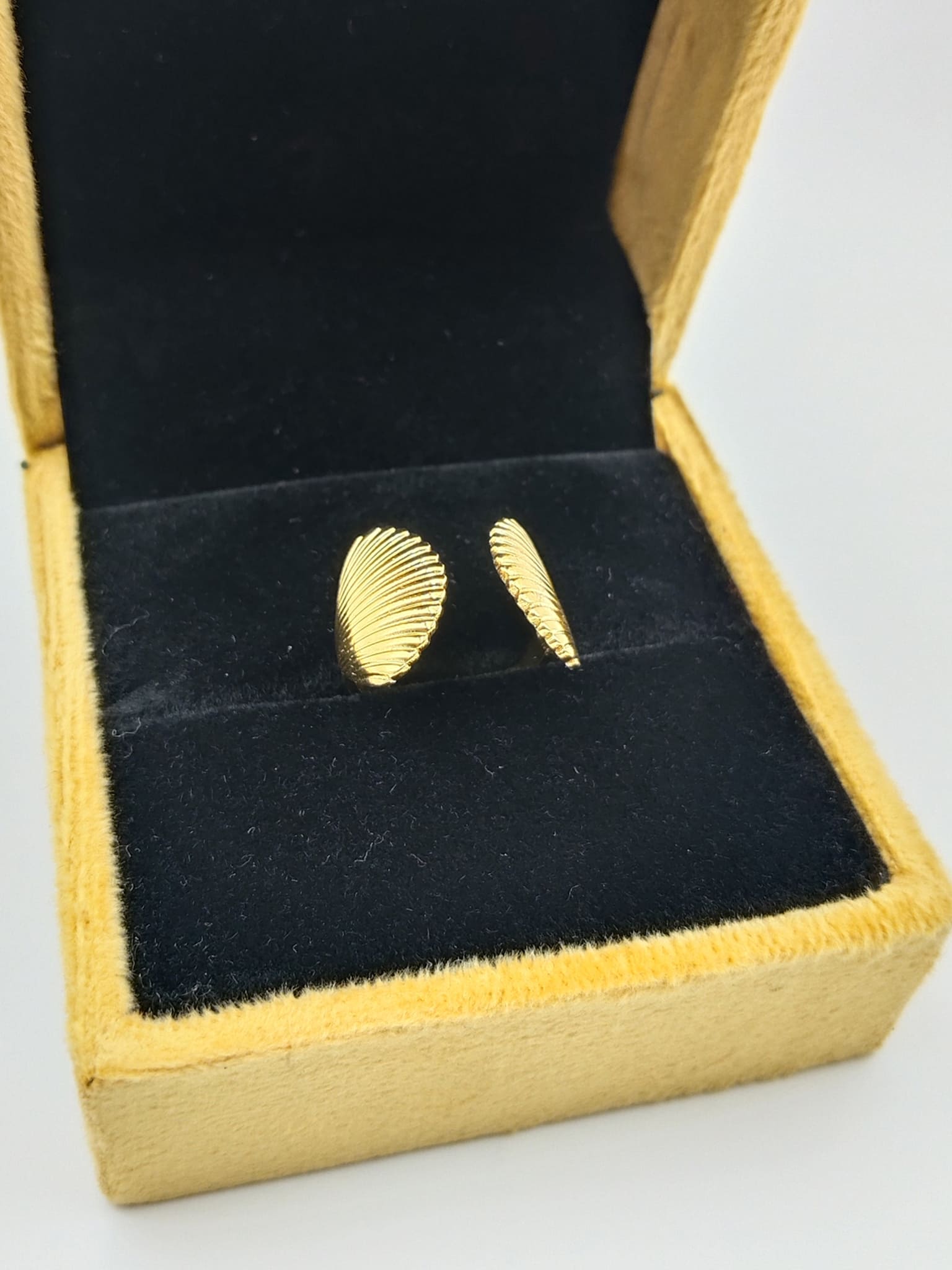 Seashell Embrace Open Ring