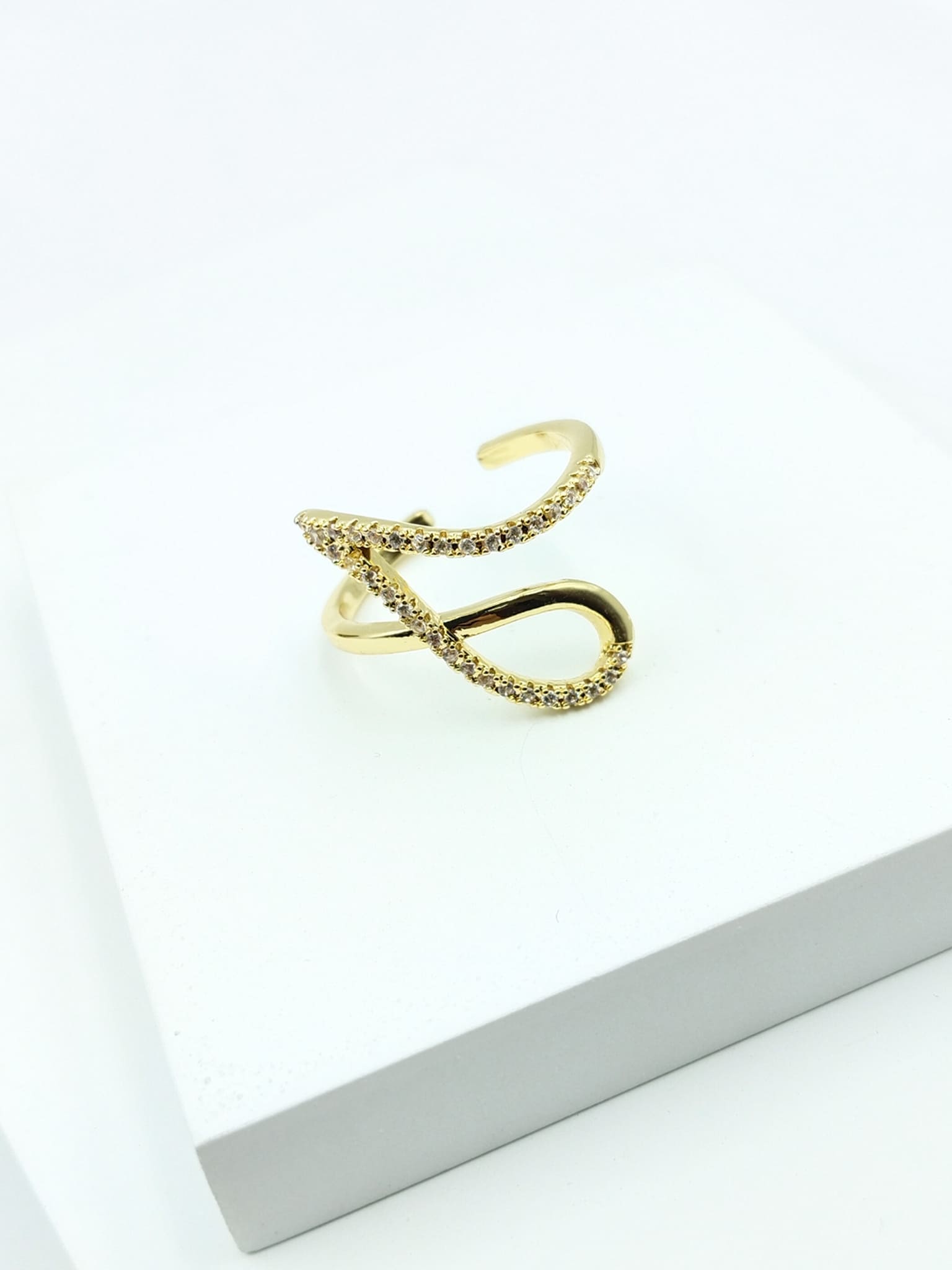 Sparkling Wave Vanki Ring