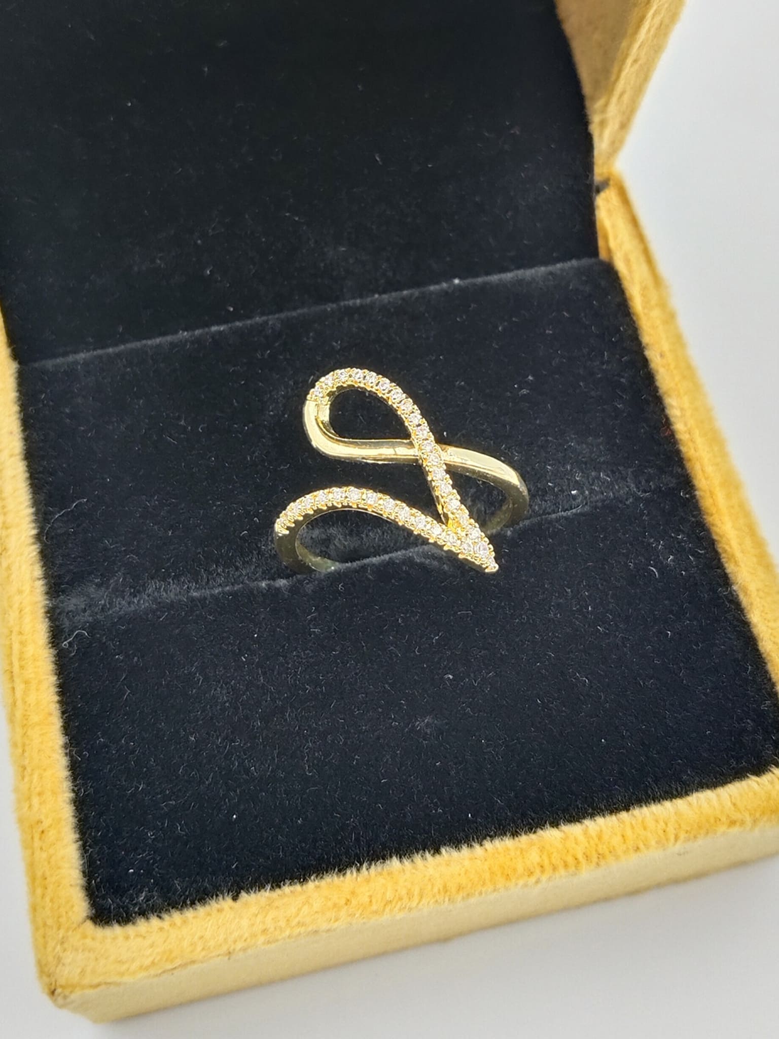 Sparkling Wave Vanki Ring