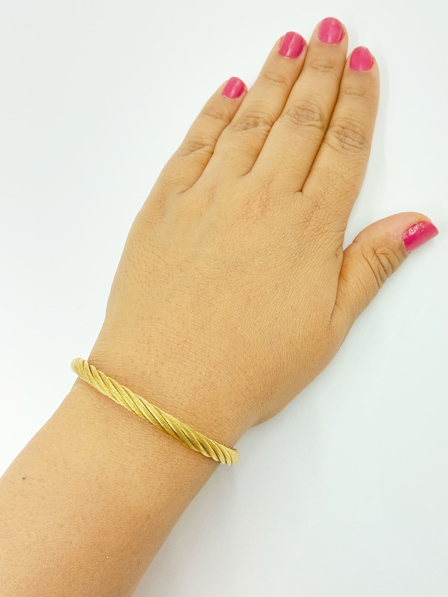 Versatile Twisted Cable Cuff