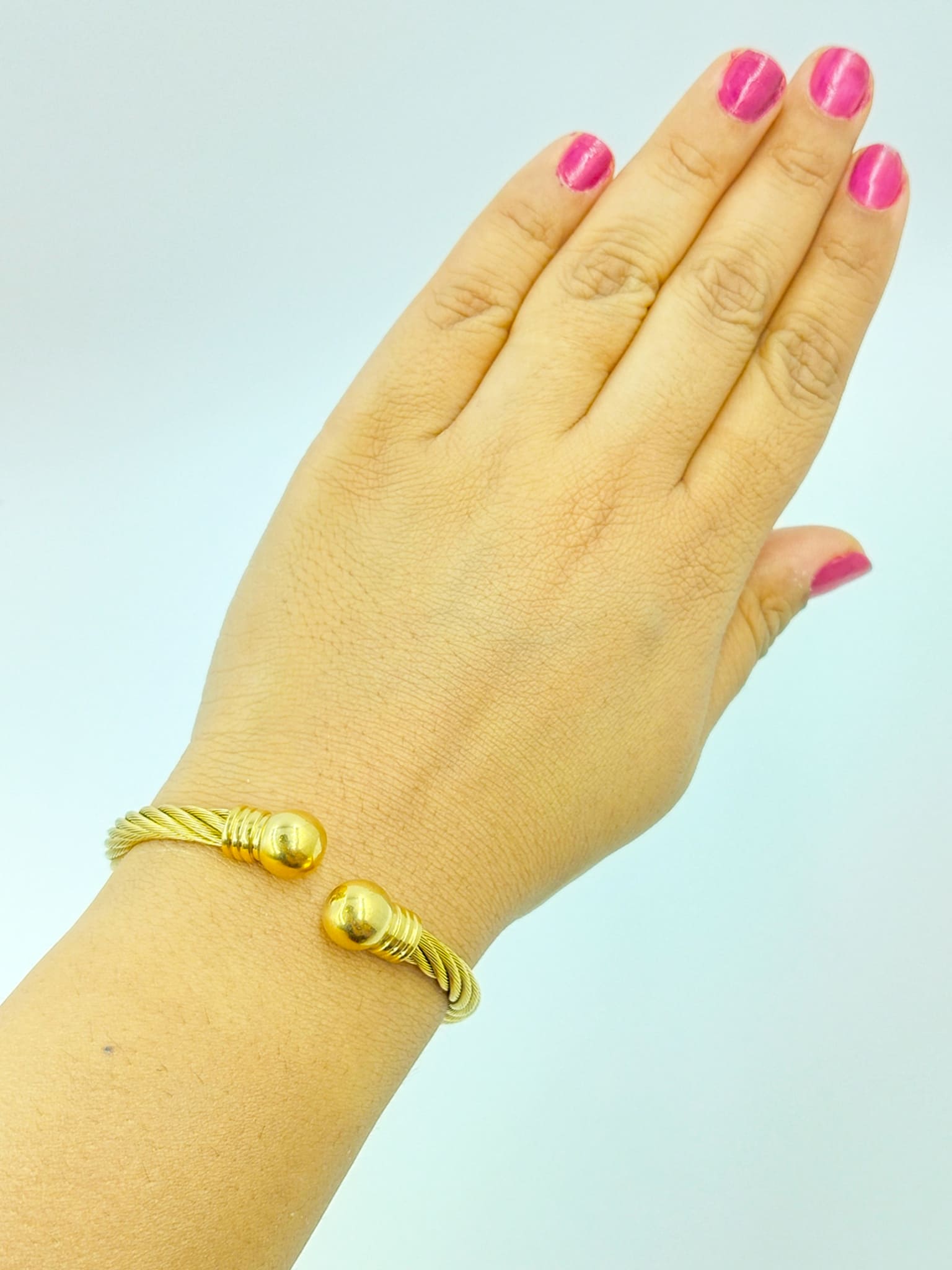 Versatile Twisted Cable Cuff